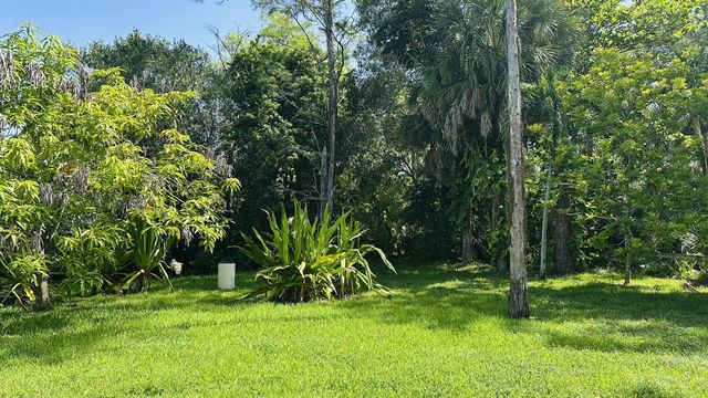 16611 68TH Street N, Loxahatchee, FL 33470