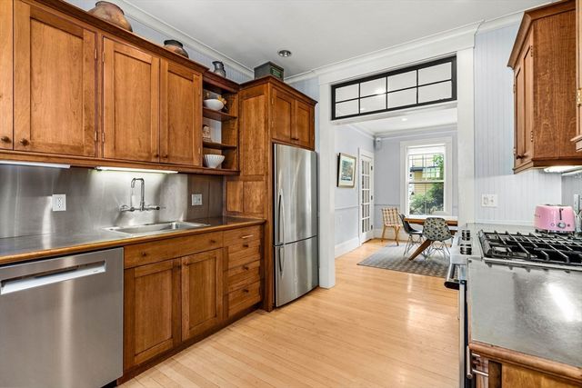 59 Summer St, Salem, MA 01970