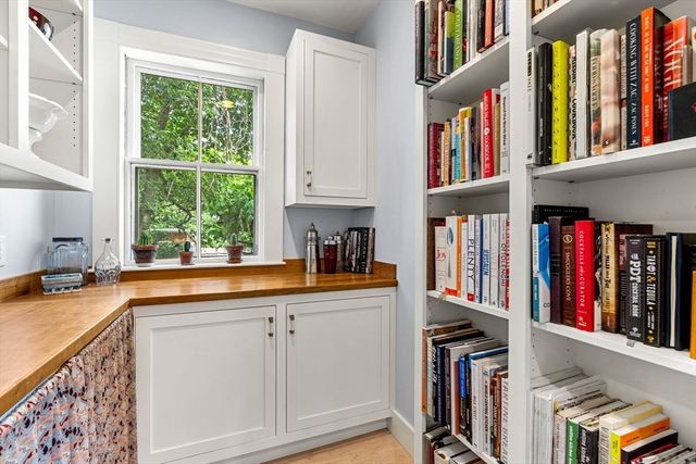 59 Summer St, Salem, MA 01970