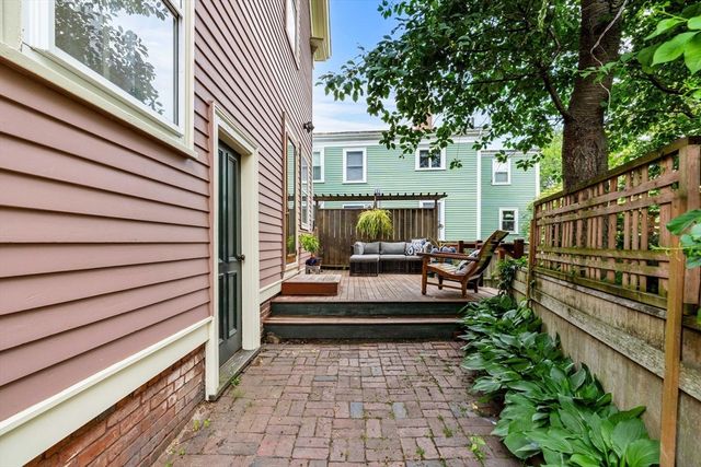 59 Summer St, Salem, MA 01970