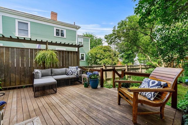 59 Summer St, Salem, MA 01970