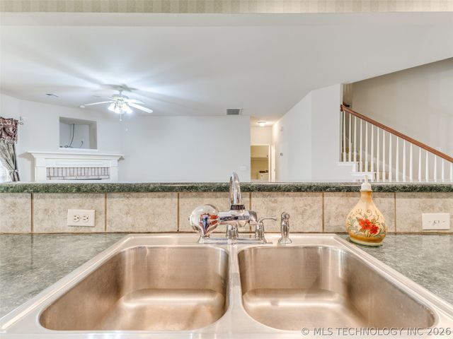 3006 W G Street, Jenks, OK 74037