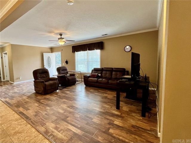 10 Hammond Drive, Greenbrier, AR 72058