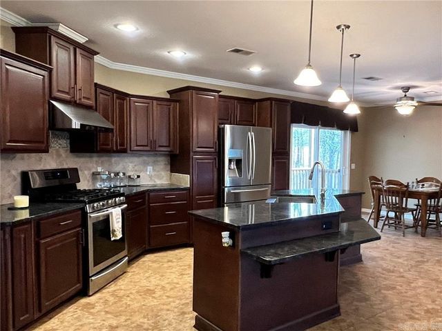 10 Hammond Drive, Greenbrier, AR 72058