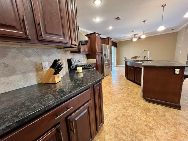 10 Hammond Drive, Greenbrier, AR 72058