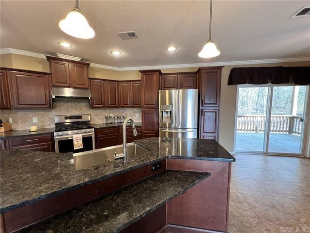 10 Hammond Drive, Greenbrier, AR 72058