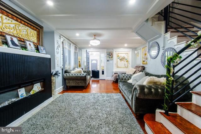 6245 WASHINGTON AVE, Philadelphia, PA 19143