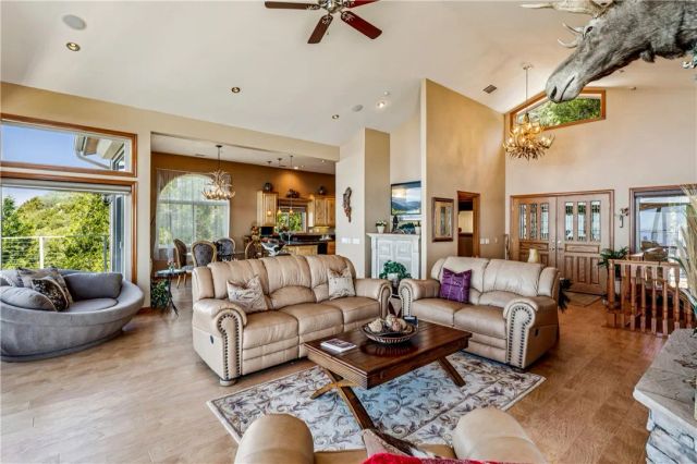 24143 Rockview, Crestline, CA 92325