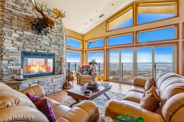 24143 Rockview, Crestline, CA 92325