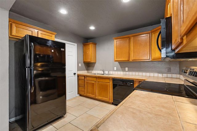 3221 NW 39th Terrace, Oklahoma City, OK 73112