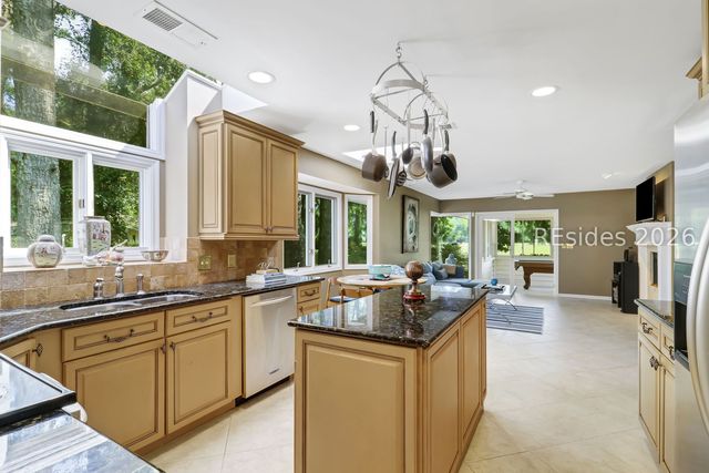 5 Deerfield Ct, Hilton Head Island, SC 29926
