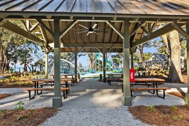 5 Deerfield Ct, Hilton Head Island, SC 29926