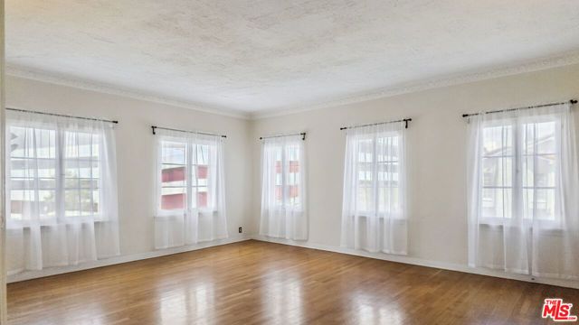 6022 W 8th Street, Los Angeles, CA 90036