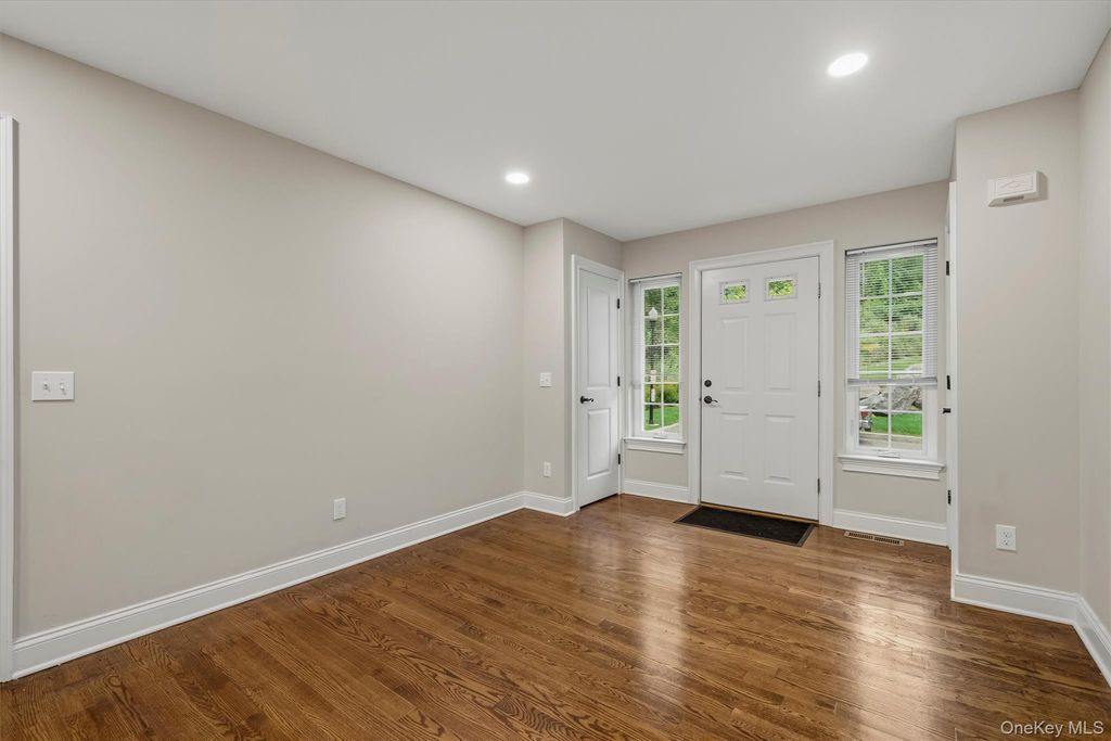 809 Fairway Court, New Windsor, NY 12553 — photo 4