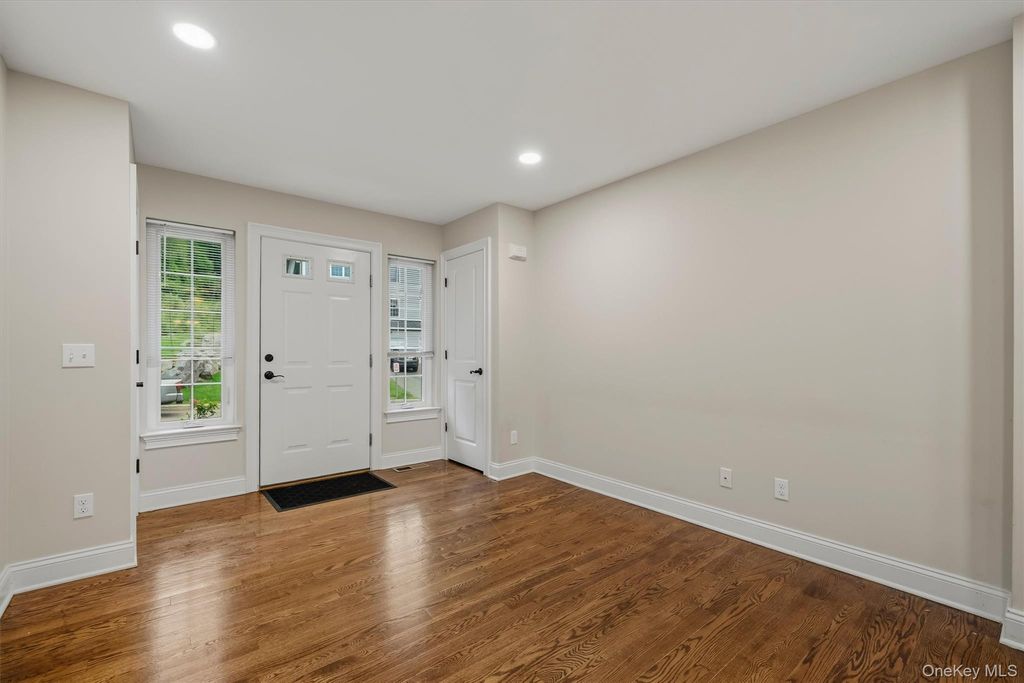 809 Fairway Court, New Windsor, NY 12553 — photo 5