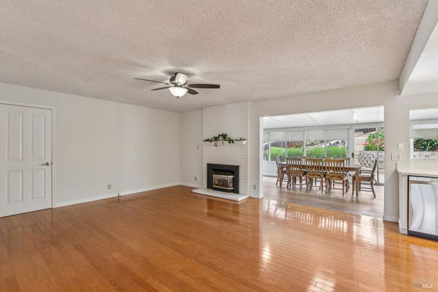 105 Woodstock Ct, Benicia, CA 94510