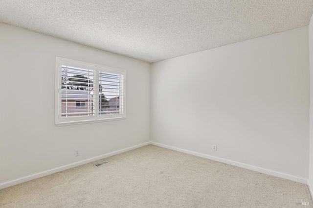 105 Woodstock Ct, Benicia, CA 94510