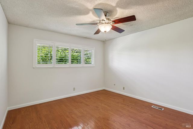 105 Woodstock Ct, Benicia, CA 94510