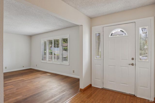 105 Woodstock Ct, Benicia, CA 94510