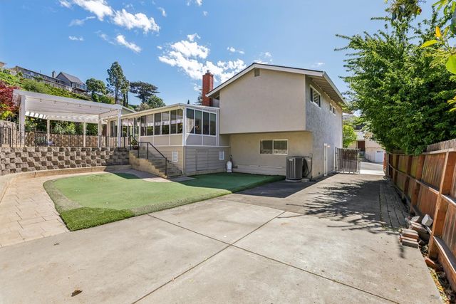 105 Woodstock Ct, Benicia, CA 94510