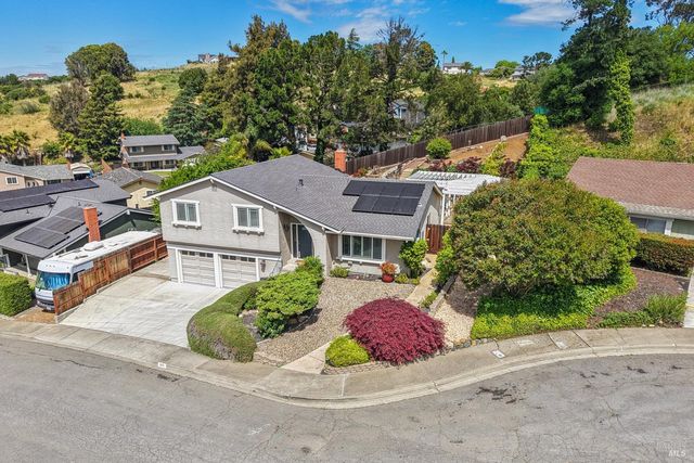 105 Woodstock Ct, Benicia, CA 94510