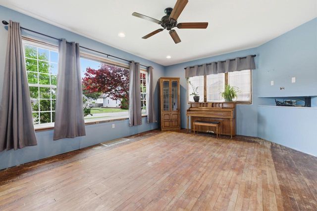 123 N German STREET, Mayville, WI 53050