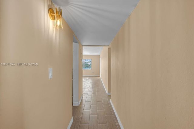 18900 NE 3rd Ct 520, Miami, FL 33179