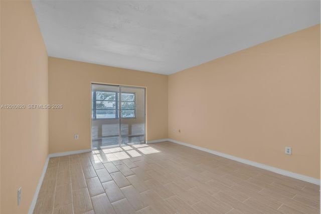 18900 NE 3rd Ct 520, Miami, FL 33179