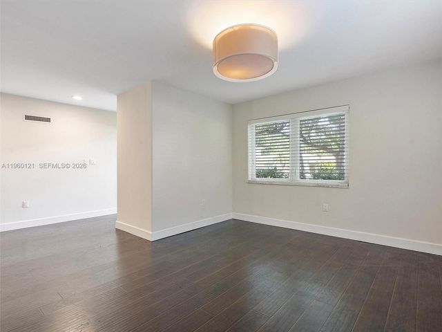 5517 Sardinia St, Coral Gables, FL 33146