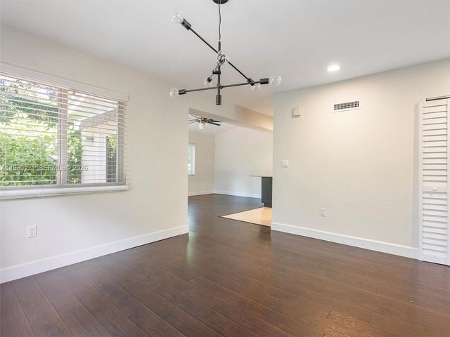 5517 Sardinia St, Coral Gables, FL 33146