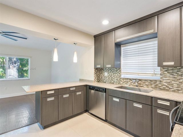 5517 Sardinia St, Coral Gables, FL 33146