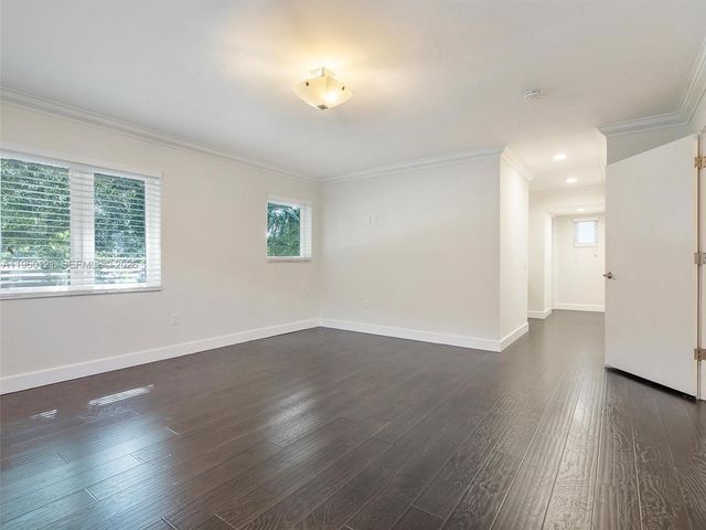 5517 Sardinia St, Coral Gables, FL 33146