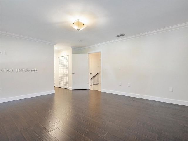 5517 Sardinia St, Coral Gables, FL 33146