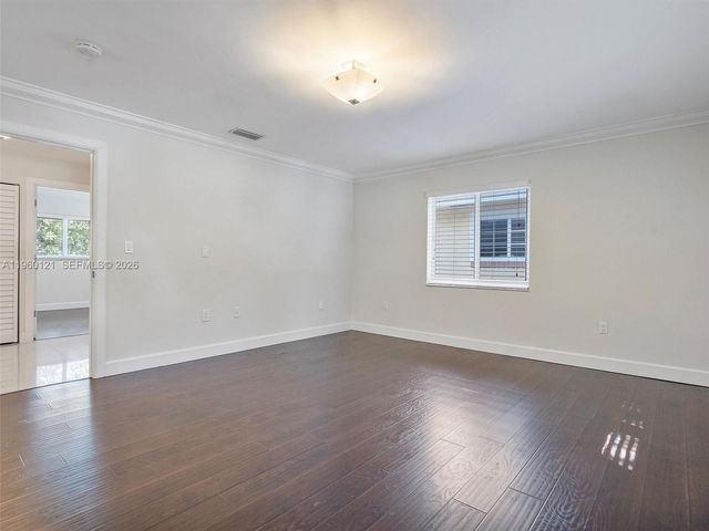 5517 Sardinia St, Coral Gables, FL 33146