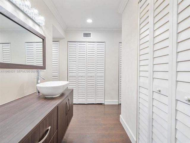 5517 Sardinia St, Coral Gables, FL 33146