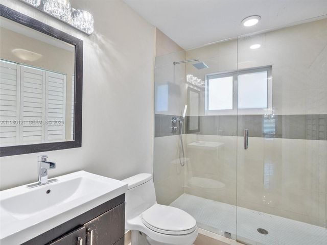 5517 Sardinia St, Coral Gables, FL 33146