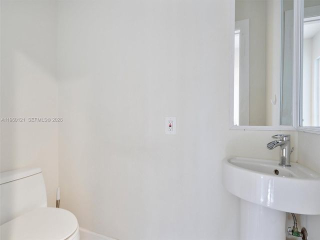 5517 Sardinia St, Coral Gables, FL 33146