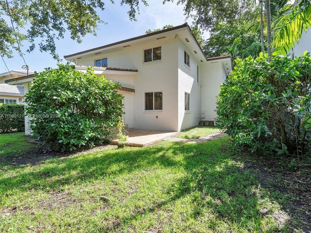 5517 Sardinia St, Coral Gables, FL 33146