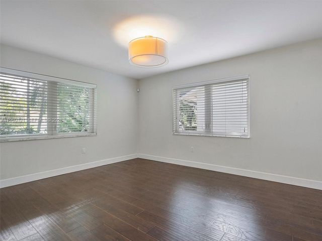 5517 Sardinia St, Coral Gables, FL 33146