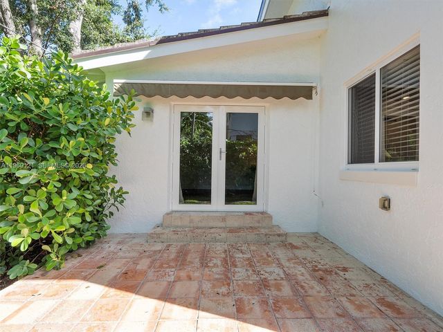 5517 Sardinia St, Coral Gables, FL 33146