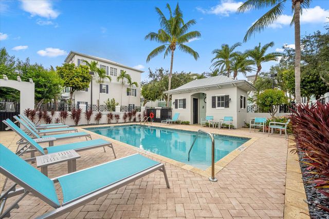 376 W Mallory Circle, Delray Beach, FL 33483