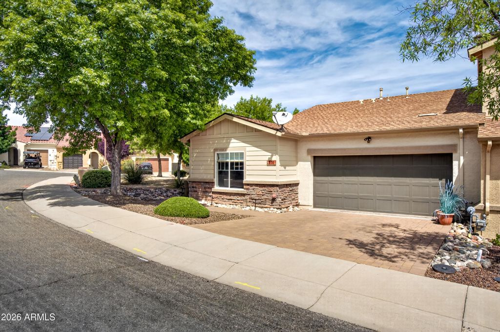 Image 2 of property listing at 670 BRINDLE Drive, Clarkdale, AZ 86324