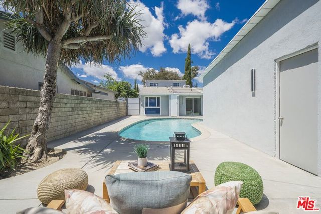5628 Cleon Avenue, Los Angeles, CA 91601