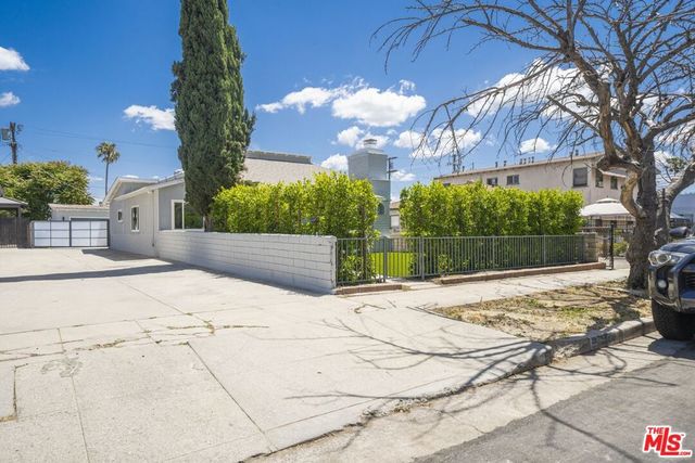 5628 Cleon Avenue, Los Angeles, CA 91601