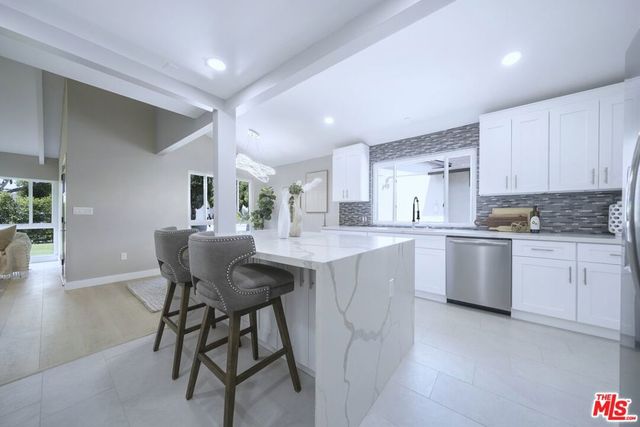 5628 Cleon Avenue, Los Angeles, CA 91601