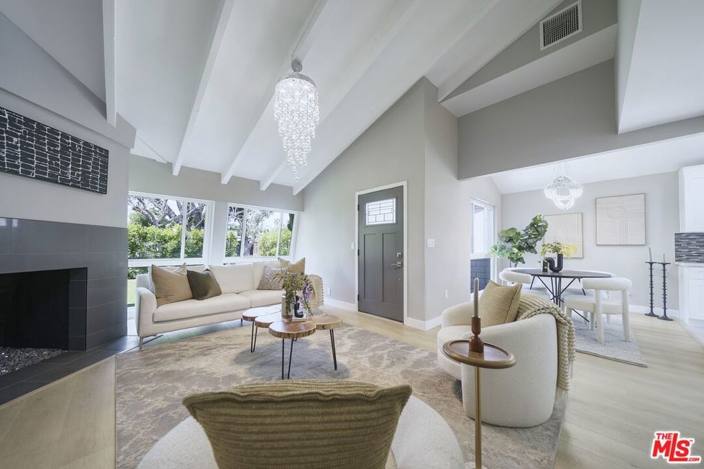 5628 Cleon Avenue, Los Angeles, CA 91601