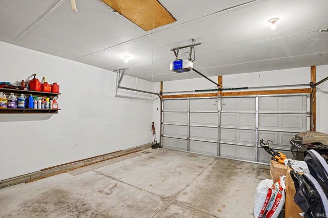3337 Field Gate Drive, South Bend, IN 46628