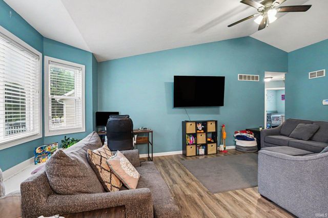 3337 Field Gate Drive, South Bend, IN 46628