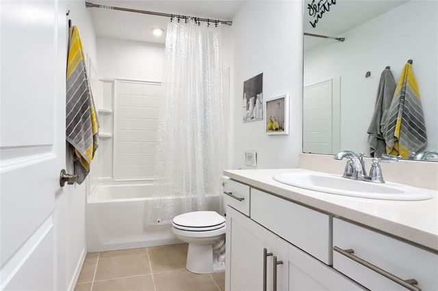 8605 LUNAR SKYE STREET, Sarasota, FL 34241