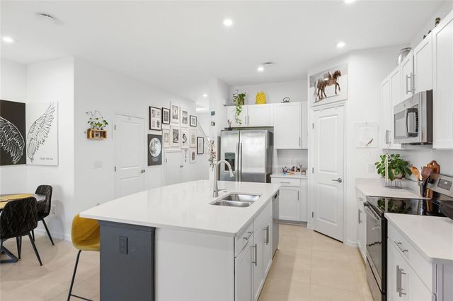 8605 LUNAR SKYE STREET, Sarasota, FL 34241